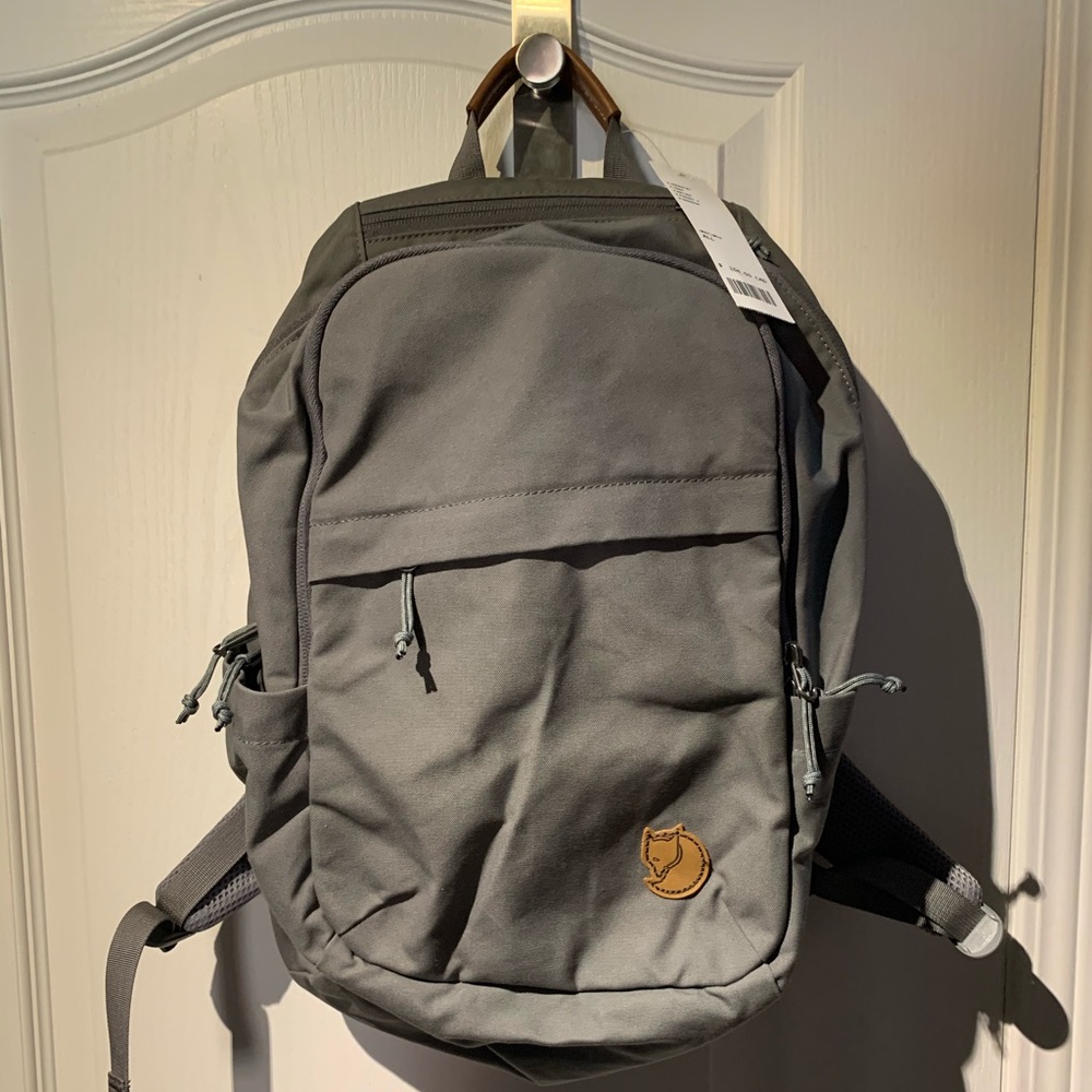 Fjallraven Kanken 20L Backpack Gray Pockets
